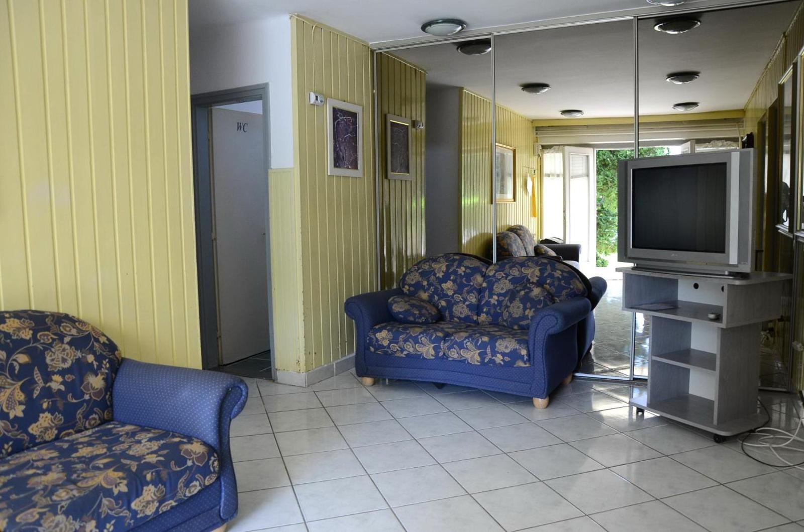 Samson Apartment
